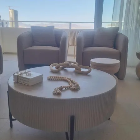 Karyatis Building Apartmán *