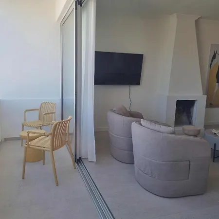 Karyatis Building Apartmán