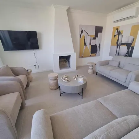 Karyatis Building Apartmán *