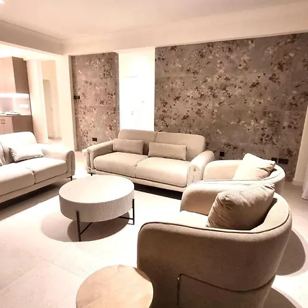 Apartment Karyatis Building